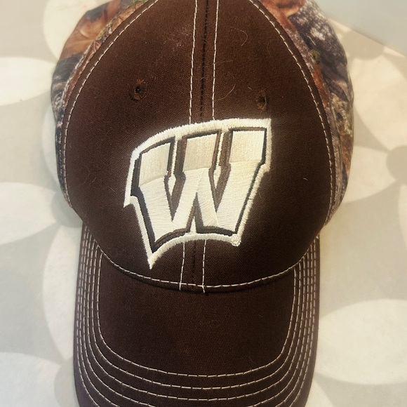 Other - Wisconsin badgers Brown and White Logo Baseball Cap